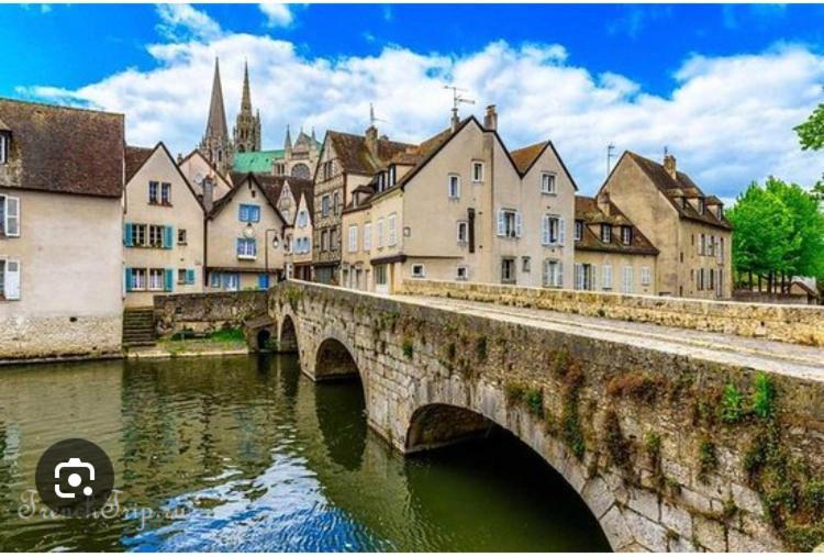 L Ecuyer Appartement Au Coeur Du Quartier Historique Chartres Exterior foto